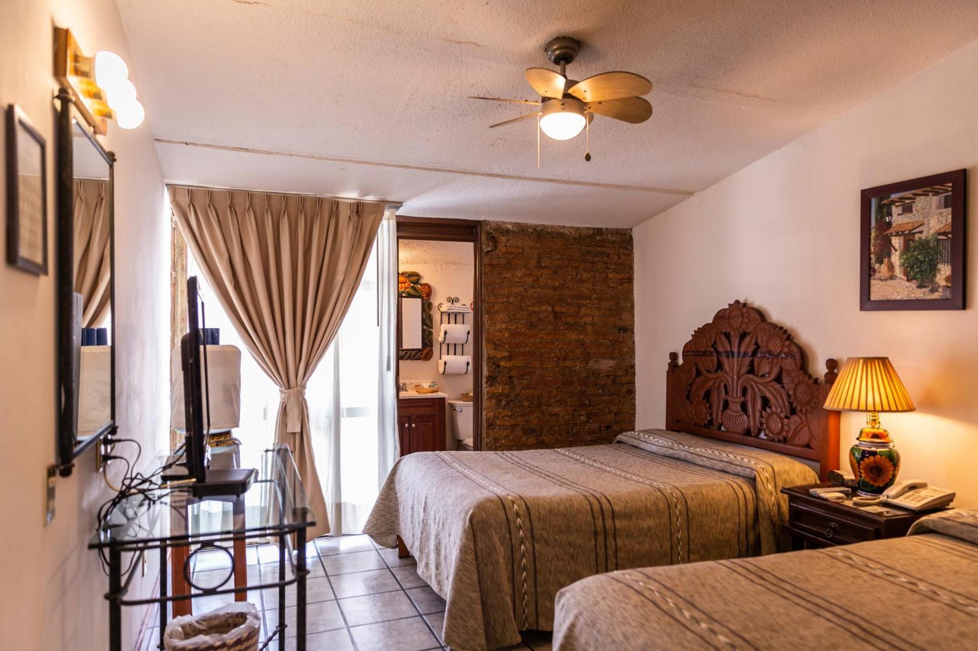 Quinta Don Jose Boutique Hotel Tlaquepaque Room photo