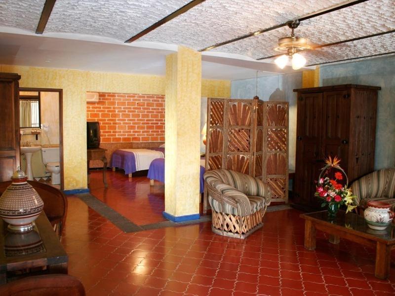 Quinta Don Jose Boutique Hotel Tlaquepaque Room photo
