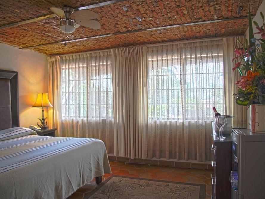 Quinta Don Jose Boutique Hotel Tlaquepaque Room photo